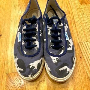 STARTAS canvas sneakers size 39, US 8